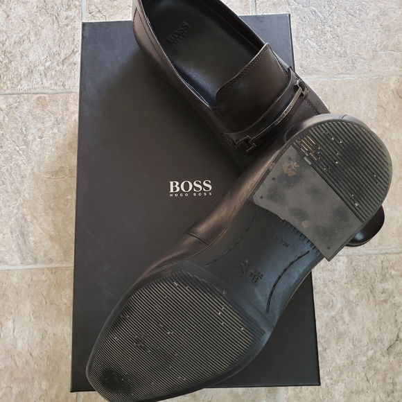 Hugo Boss men's size 7 dress shoes - Picture 3 of 4